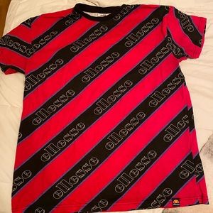 Ellesse unisexe t shirt fits small and medium
